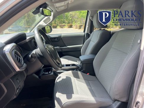 Used 2023 Toyota Tacoma SR5 w/ Technology Package image 16