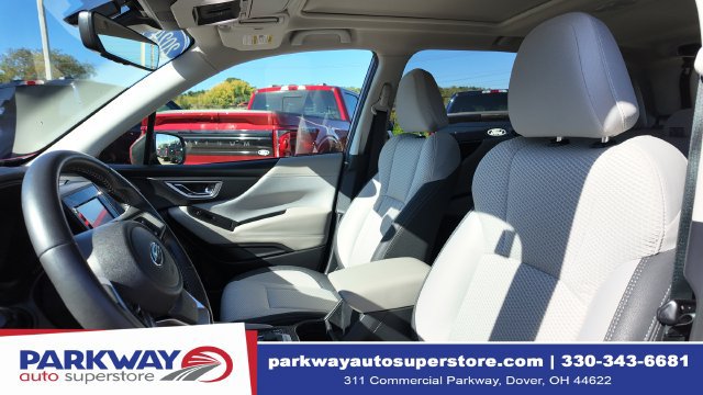 Used 2024 Subaru Forester Premium w/ Convenience Package AWD/4WD image 11