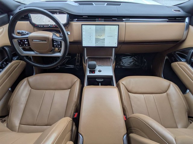 Used 2025 Land Rover Range Rover Long Wheelbase SE AWD/4WD image 15