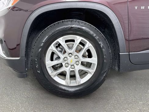 Used 2020 Chevrolet Traverse LT FWD image 32