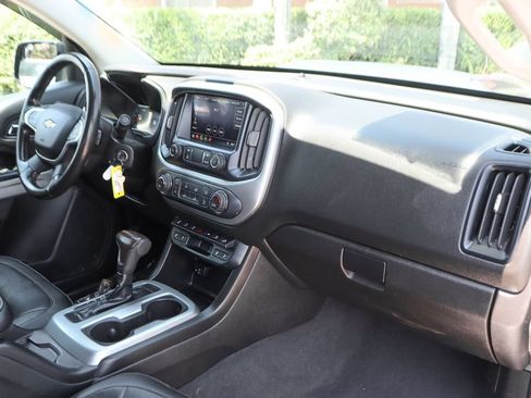 Used 2019 Chevrolet Colorado ZR2 w/ ZR2 Dusk Special Edition AWD/4WD image 36