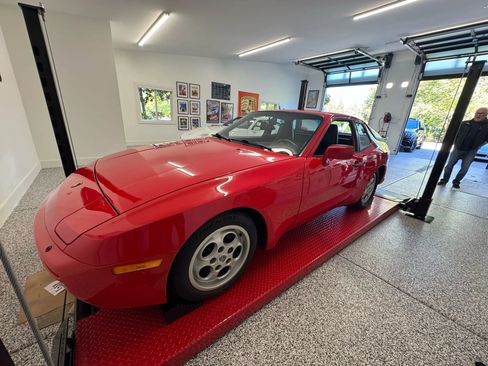 Used 1986 Porsche 944 Turbo image 5