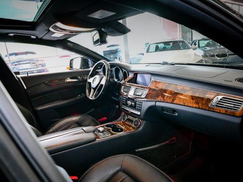 Used 2013 Mercedes-Benz CLS 550 4MATIC image 23