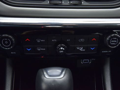 Certified 2022 Jeep Compass Limited image 33