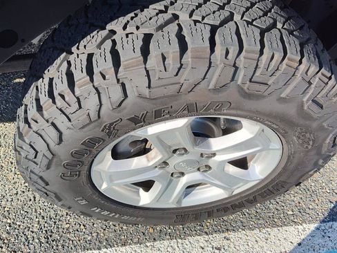 Used 2018 Jeep Wrangler Unlimited Sport S AWD/4WD image 4
