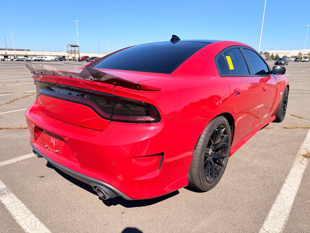 Used 2016 Dodge Charger SRT w/ Technology Group RWD image 4
