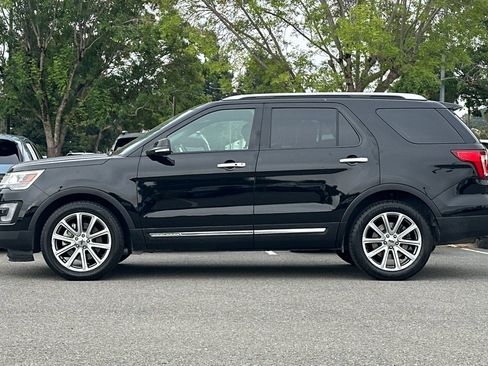 Used 2017 Ford Explorer Limited FWD image 7