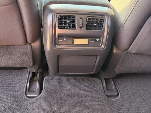 Used 2017 Nissan Pathfinder S image 18