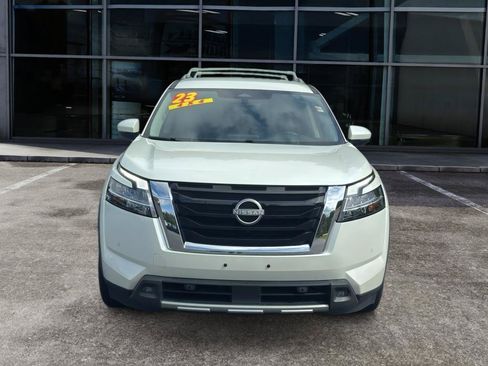 Used 2023 Nissan Pathfinder SL w/ Cargo Package AWD/4WD image 2