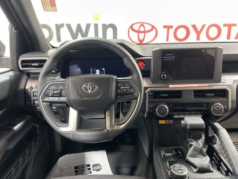 Used 2025 Toyota 4Runner TRD Off-Road image 18