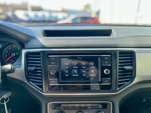 Used 2020 Volkswagen Atlas Cross Sport S image 21