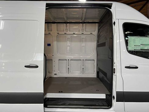 Used 2026 Mercedes-Benz Sprinter 2500 image 54