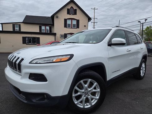 Used 2015 Jeep Cherokee Latitude w/ Cold Weather Group AWD/4WD image 2