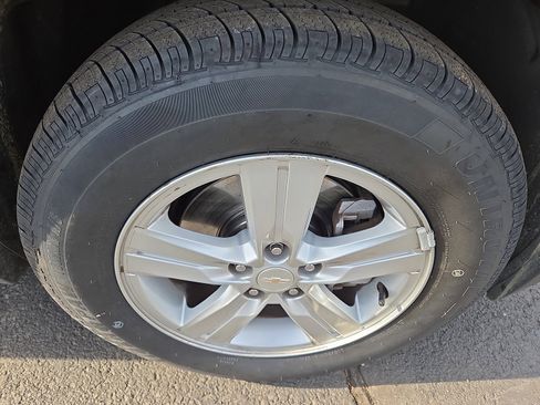 Used 2022 Chevrolet Trax LT w/ LT Convenience Package image 9