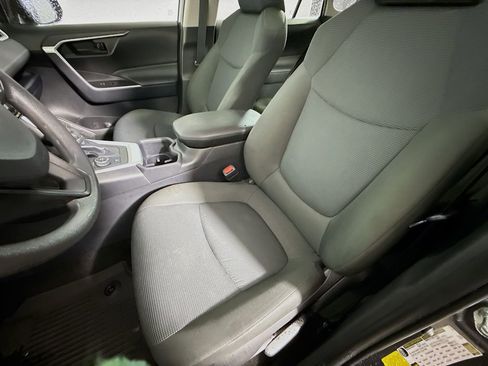 Certified 2025 Toyota RAV4 LE image 19