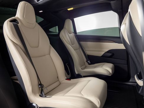 Used 2023 Tesla Model X image 28