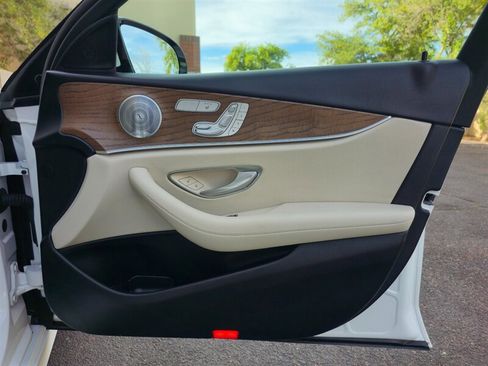 Used 2018 Mercedes-Benz E 400 4MATIC Sedan w/ Premium 1 Package image 22