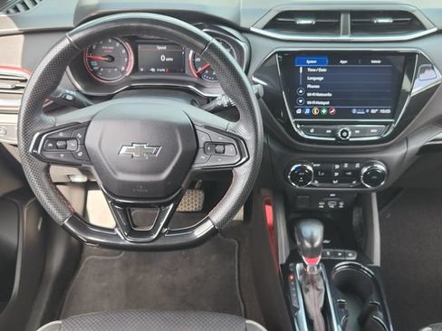 Used 2022 Chevrolet TrailBlazer RS w/ Technology Package FWD image 28
