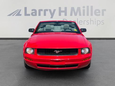 Used 2008 Ford Mustang Convertible RWD image 8
