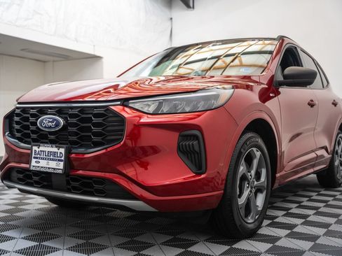 Used 2024 Ford Escape ST-Line w/ Tech Pack #1 AWD/4WD image 3