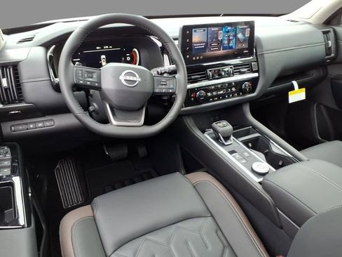 New 2026 Nissan Pathfinder Platinum w/ Cargo Package image 6