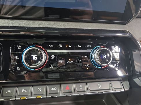 New 2026 GMC Sierra 1500 AT4 w/ AT4 Premium Package AWD/4WD image 20