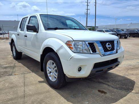 Used 2019 Nissan Frontier SV w/ Value Truck Package AWD/4WD image 2