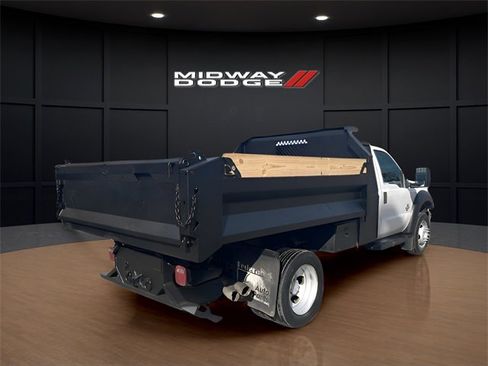 Used 2016 Ford F550 4x4 Regular Cab Super Duty image 4