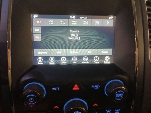 Used 2018 Dodge Durango SXT w/ 3rd Row Seating Group image 12