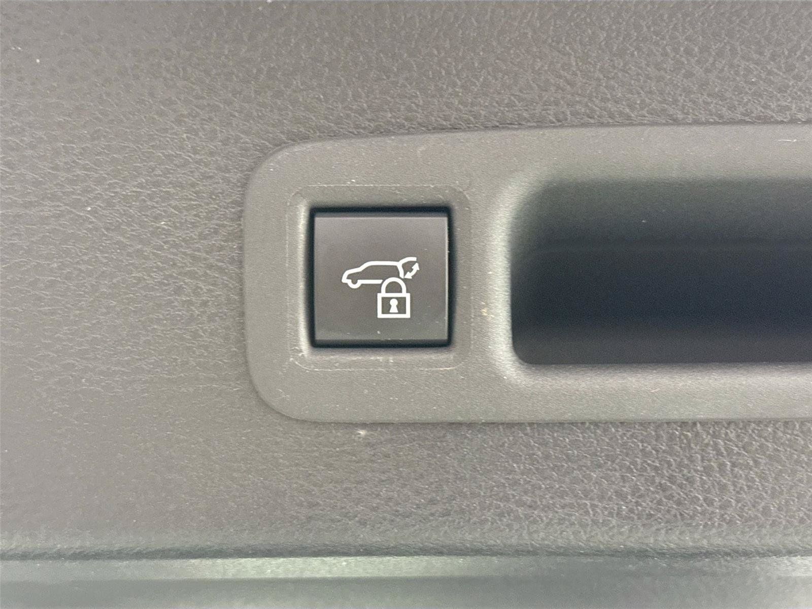 Certified 2026 Toyota Sienna XLE FWD image 39