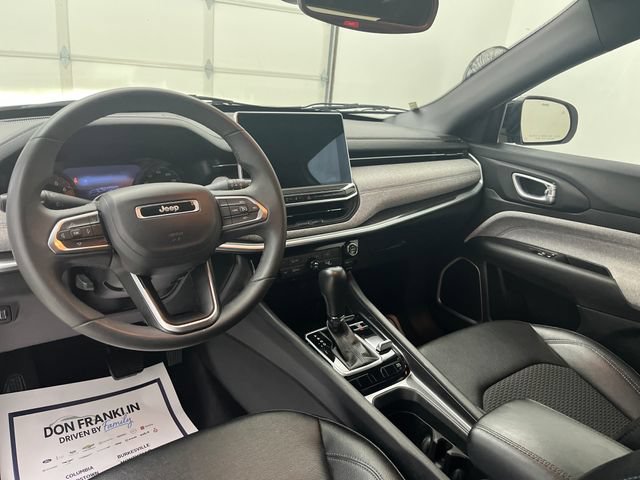 Used 2024 Jeep Compass Latitude AWD/4WD image 14