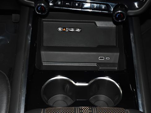 Used 2025 Chevrolet Tahoe High Country AWD/4WD image 19