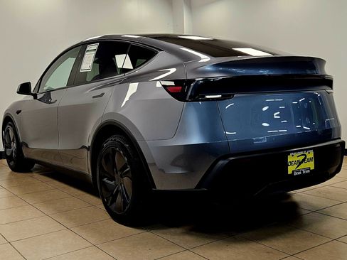 Used 2026 Tesla Model Y Long Range AWD/4WD image 5