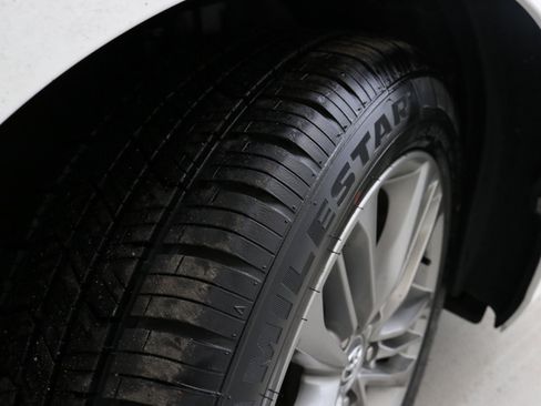 Used 2017 Toyota Camry SE image 30