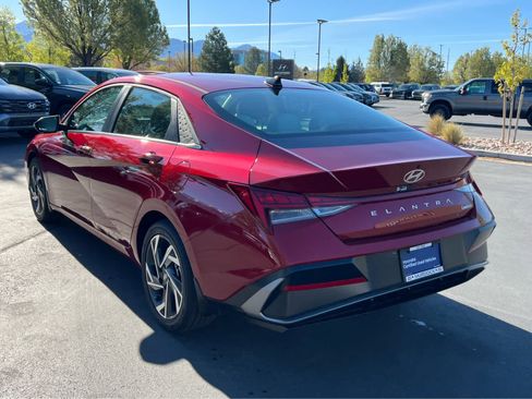 Certified 2026 Hyundai Elantra Limited FWD image 10