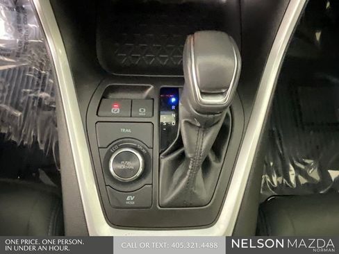 Used 2024 Toyota RAV4 SE image 38