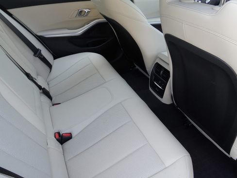 Certified 2024 BMW 330i Sedan RWD image 33