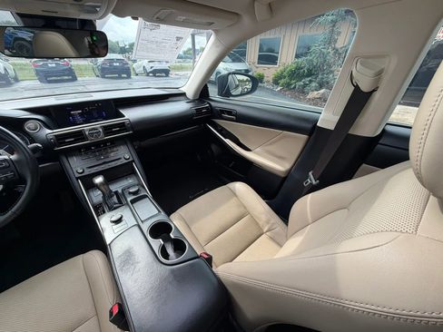 Used 2019 Lexus IS 300 w/ Premium Package RWD image 35