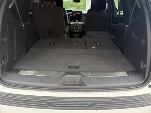 Used 2025 GMC Yukon AT4 w/ AT4 Premium Plus Package AWD/4WD image 14
