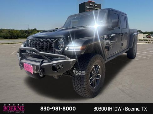 Used 2026 Jeep Gladiator Mojave AWD/4WD image 3