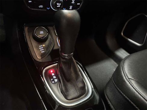 Used 2021 Jeep Compass Latitude image 24