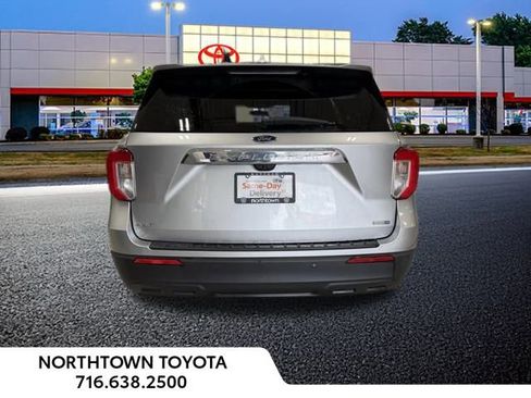 Used 2020 Ford Explorer XLT w/ Comfort Package image 5