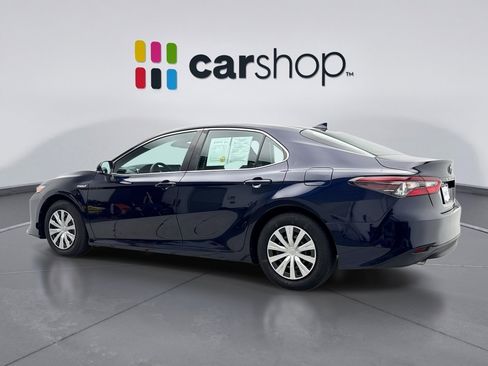 Used 2021 Toyota Camry LE image 3
