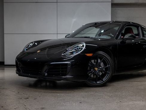 Used 2018 Porsche 911 Carrera image 16