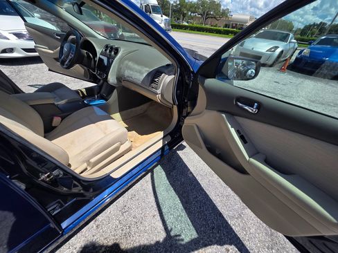 Used 2010 Nissan Altima 2.5 S FWD image 19