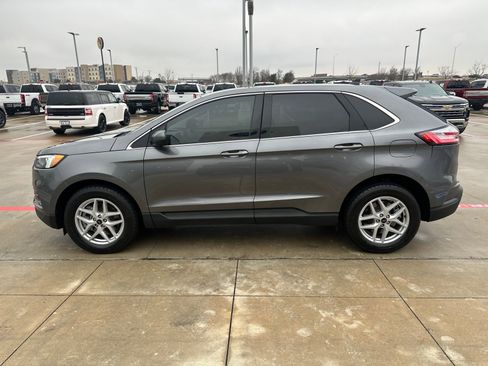 Used 2024 Ford Edge SEL w/ Convenience Package image 2