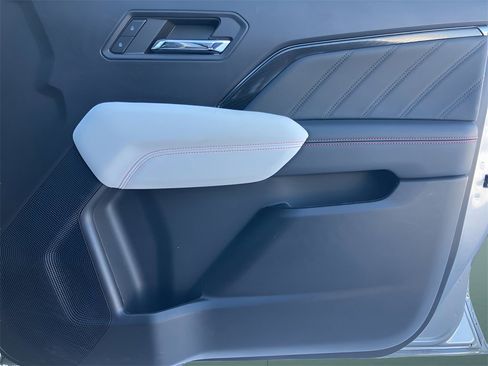 Used 2024 GMC Canyon AT4X image 47