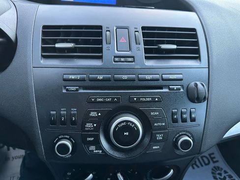 Used 2013 MAZDA MAZDA3 i SV FWD image 16