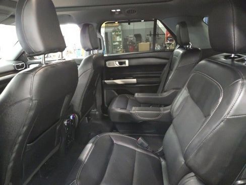 Used 2022 Ford Explorer Limited w/ Limited Technology Package image 50