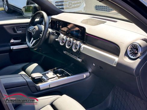 Used 2022 Mercedes-Benz GLB 250 4MATIC image 20